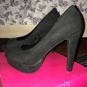 Black peep toe heels